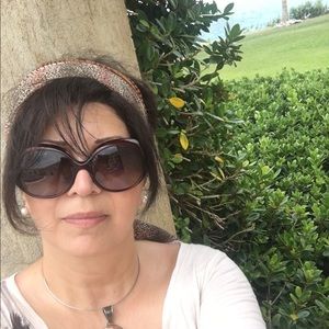 Meet your Posher, Mandana